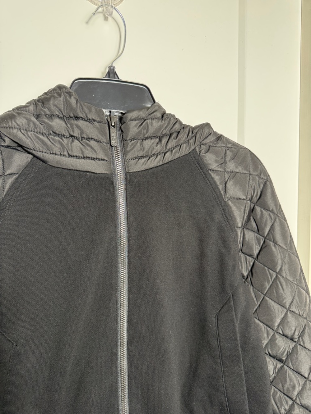 Zella Black Quilted Sleeve Hooded Zip Jacket - Picture 6 of 7